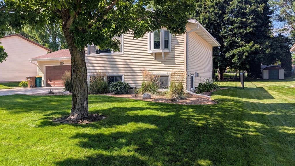 Photo of 1117 Eastgate Road, Albert Lea, MN 56007 (MLS # 7048775)