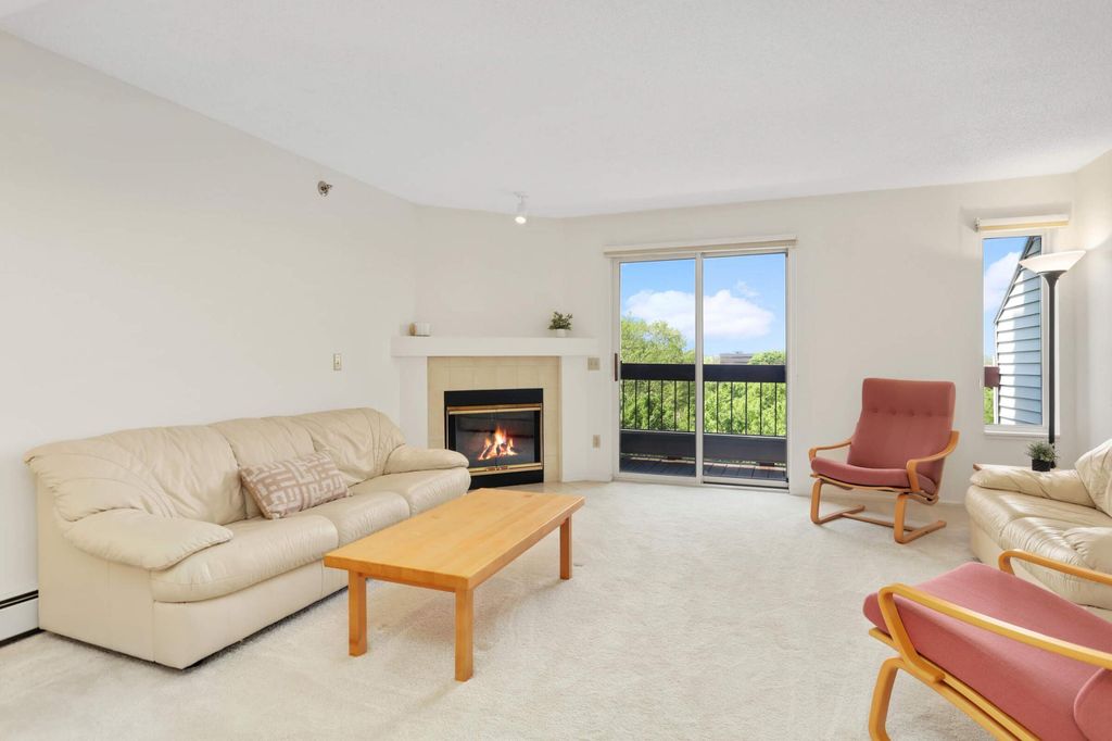 Photo of 7540 Edinborough Way #1319, Edina, MN 55435 (MLS # 7029432)