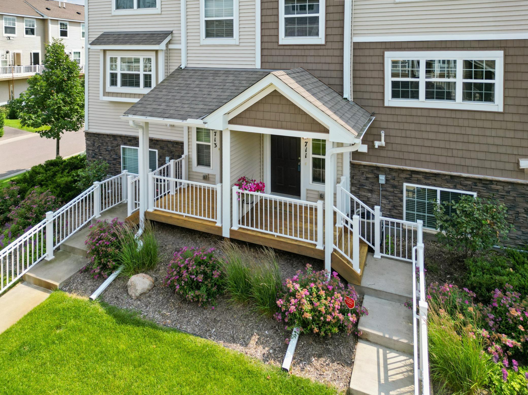 711 Eagle Court
