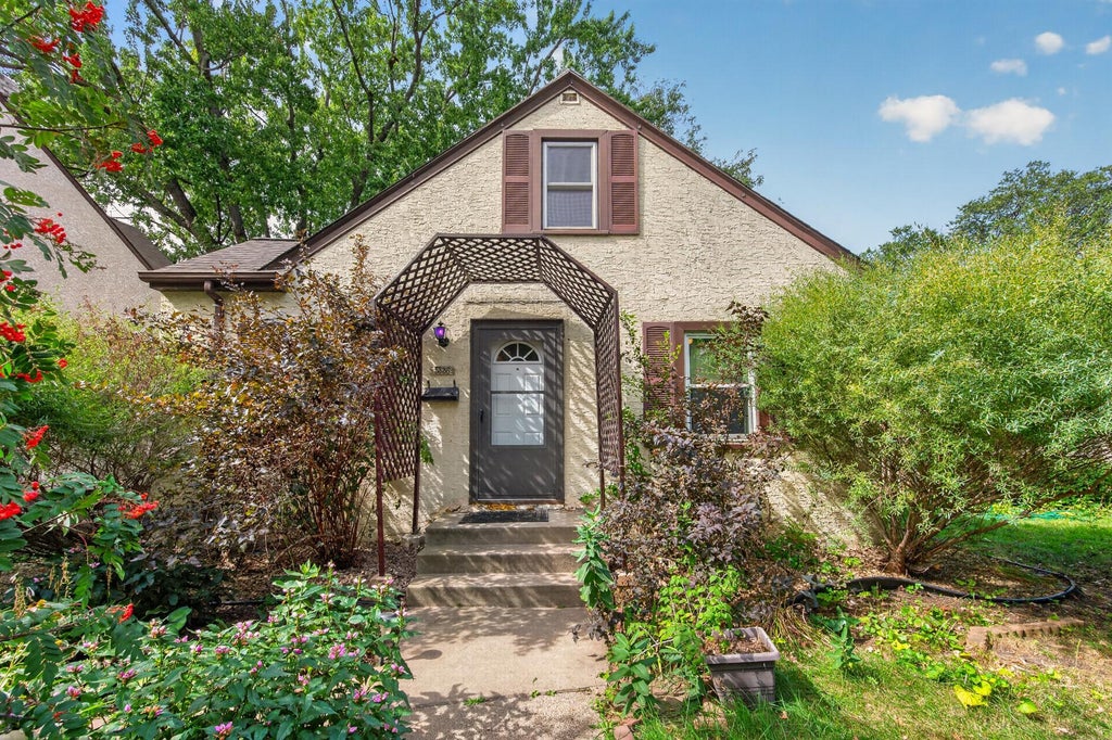 Photo of 5336 Hiawatha Lane, Minneapolis, MN 55417 (MLS # 7144754)