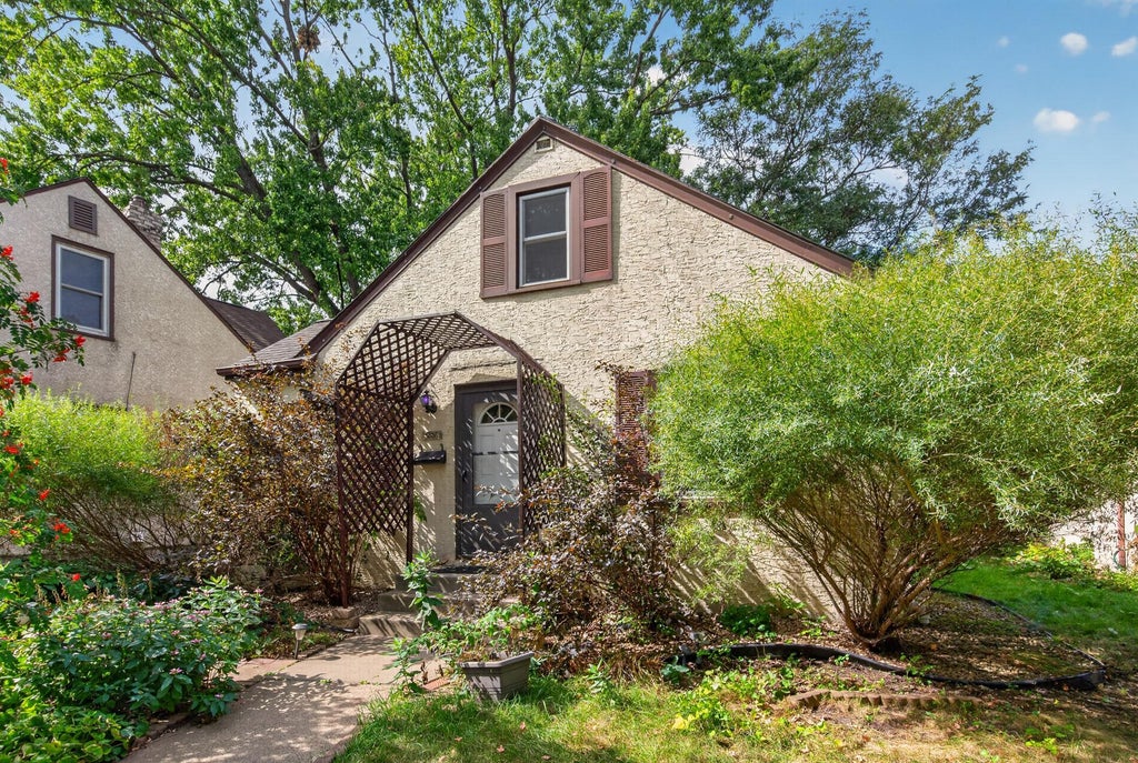Photo of 5336 Hiawatha Lane, Minneapolis, MN 55417 (MLS # 7144754)