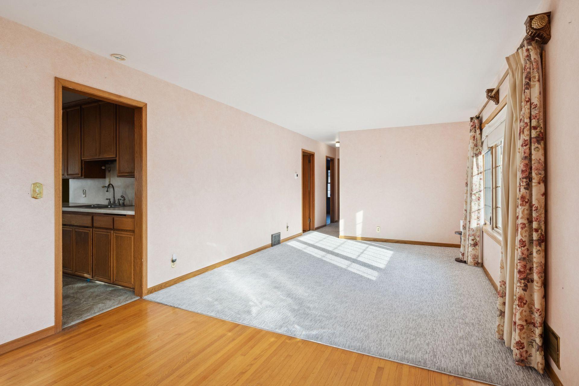 1312 E 93 1/2 Street