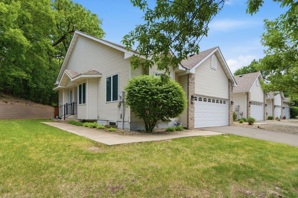 Photo of 815 Wescott Square, Eagan, MN 55123 (MLS # 7081613)