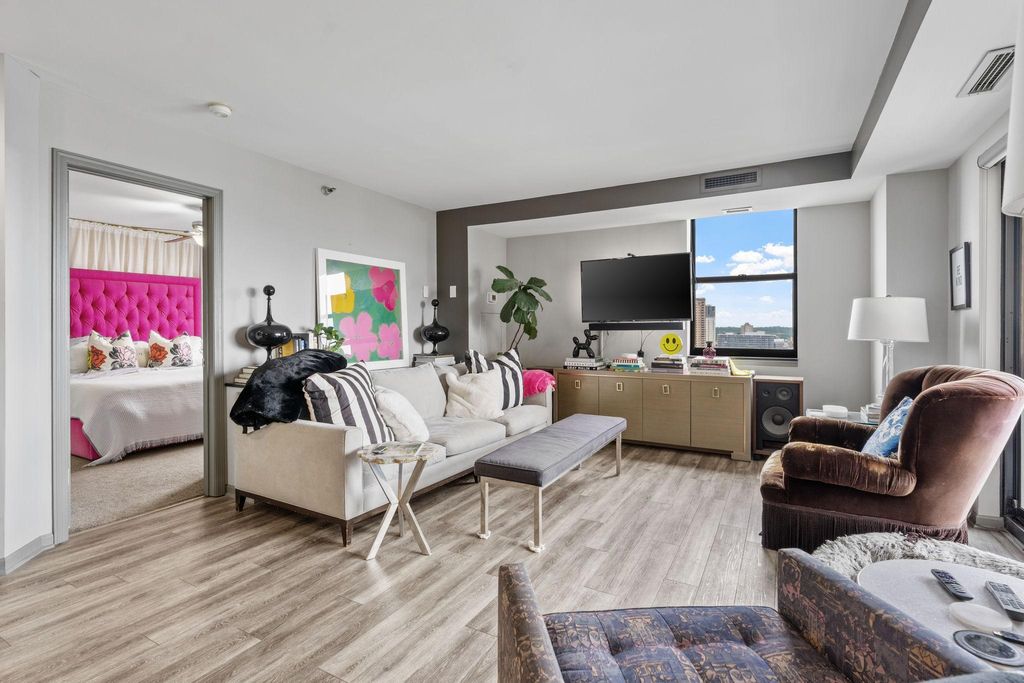 Photo of 401 S 1st Street #1702, Minneapolis, MN 55401 (MLS # 7107617)