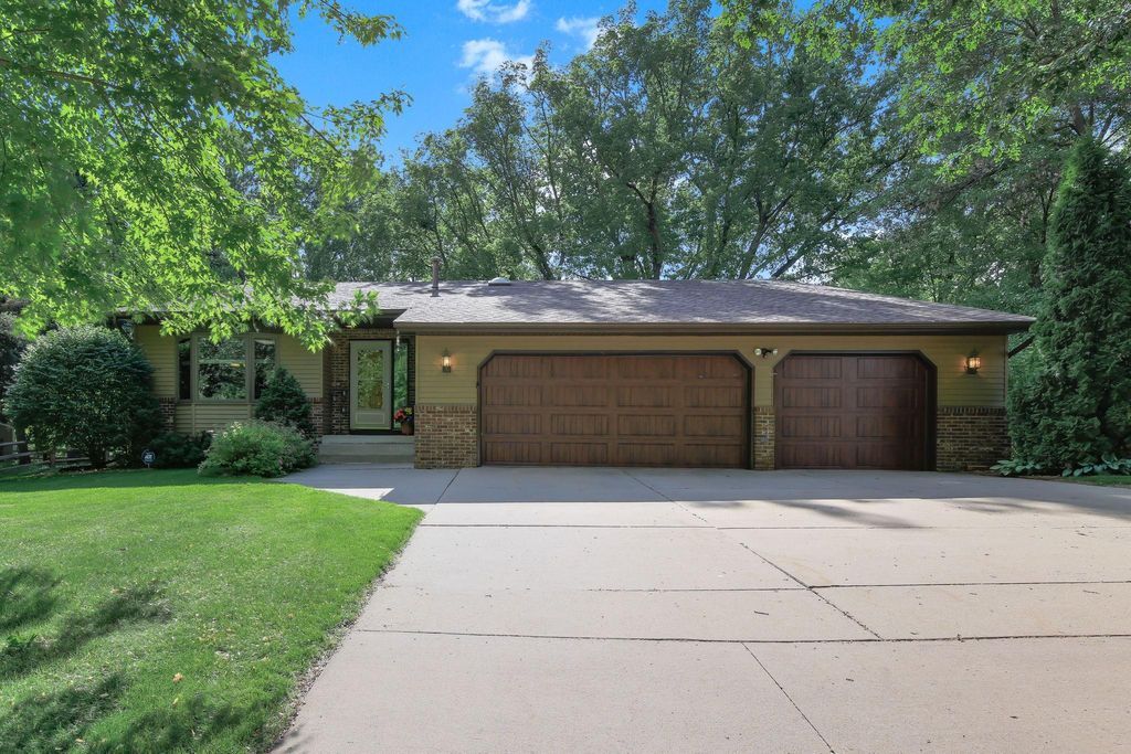 Photo of 1935 Humboldt Avenue, West Saint Paul, MN 55118 (MLS # 7072620)