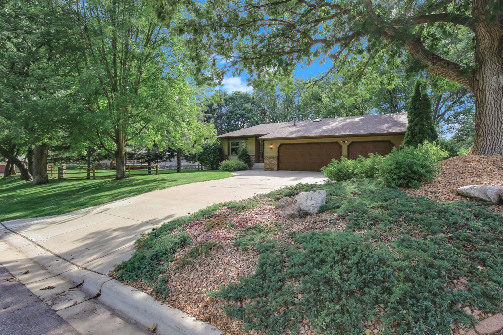 Photo of 1935 Humboldt Avenue, West Saint Paul, MN 55118 (MLS # 7072620)