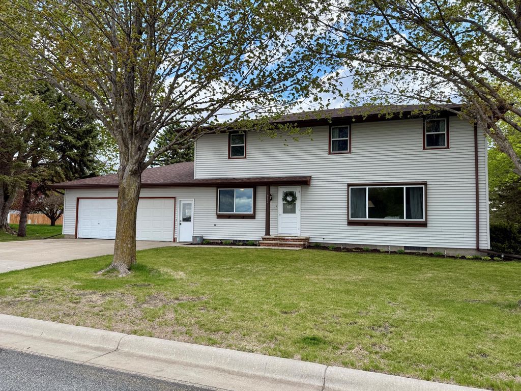 Photo of 912 10th Street, Gaylord, MN 55334 (MLS # 7058412)