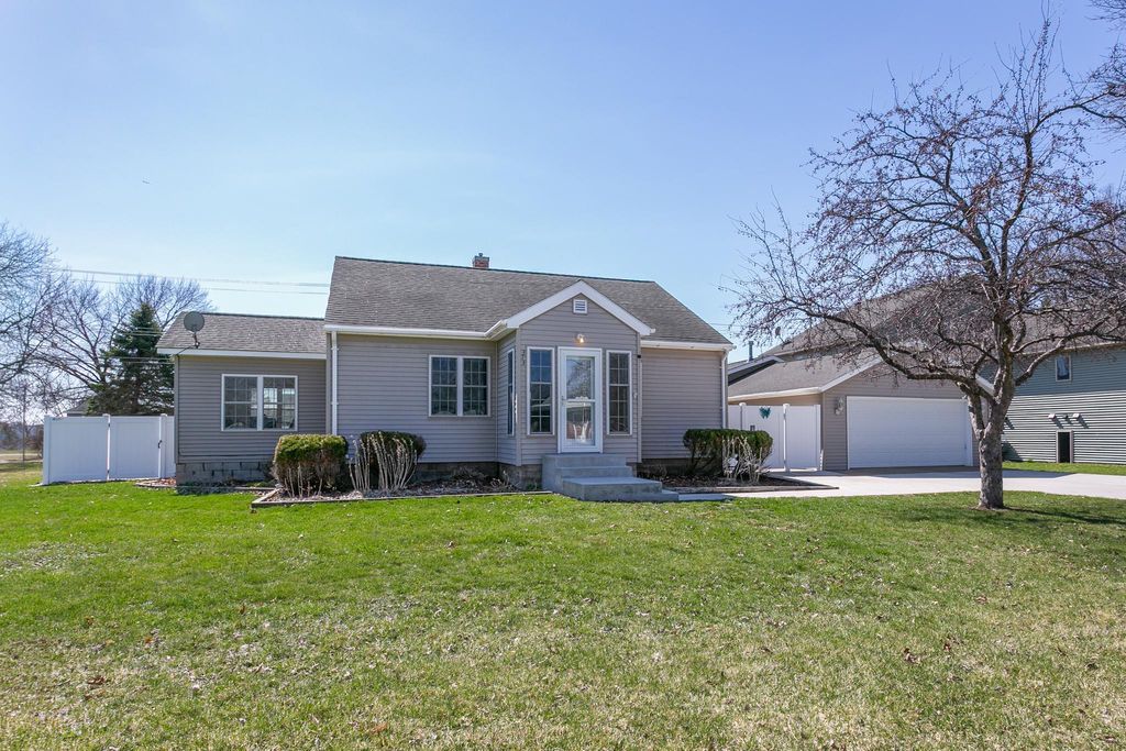 Photo of 373 Locust Street S, Prescott, WI 54021 (MLS # 7044081)