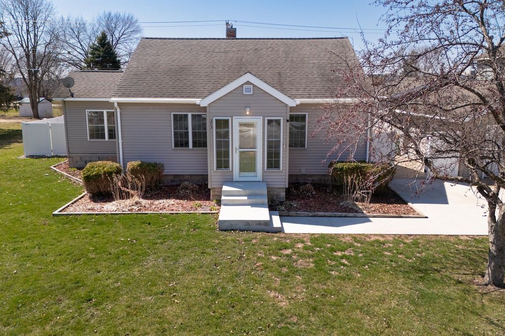 Photo of 373 Locust Street S, Prescott, WI 54021 (MLS # 7044081)