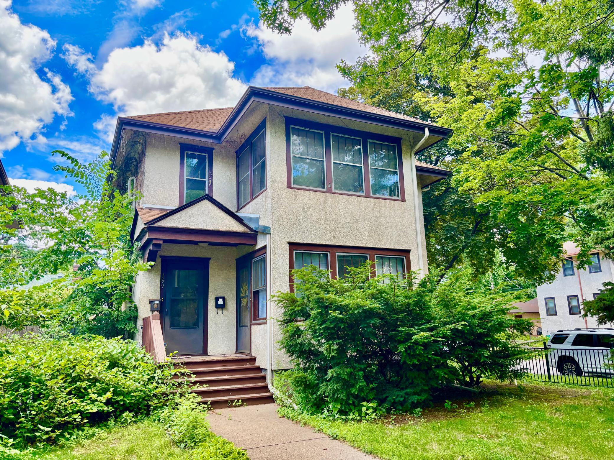 157 Lexington Parkway S