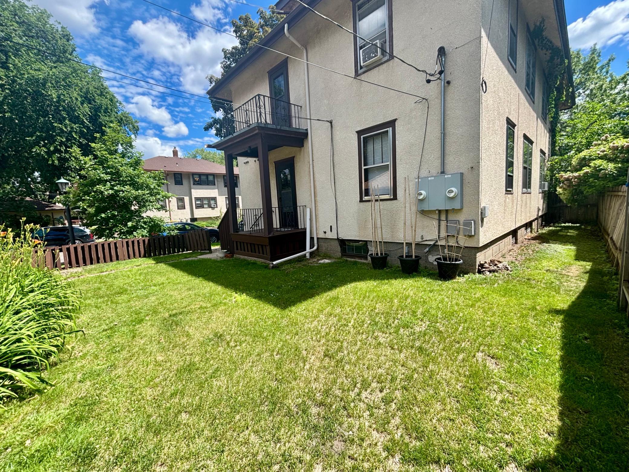 157 Lexington Parkway S