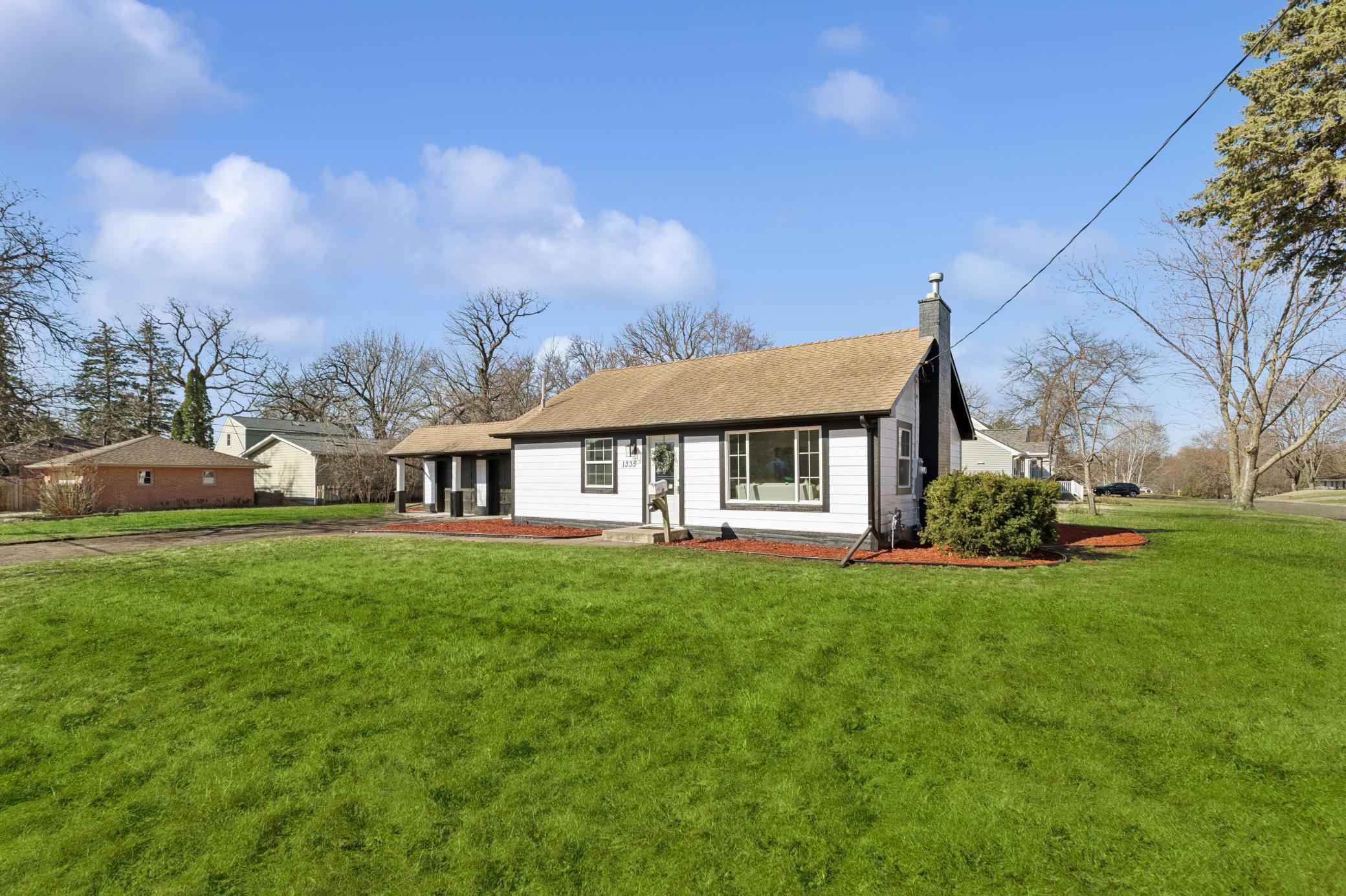 1335 Hampshire Avenue N