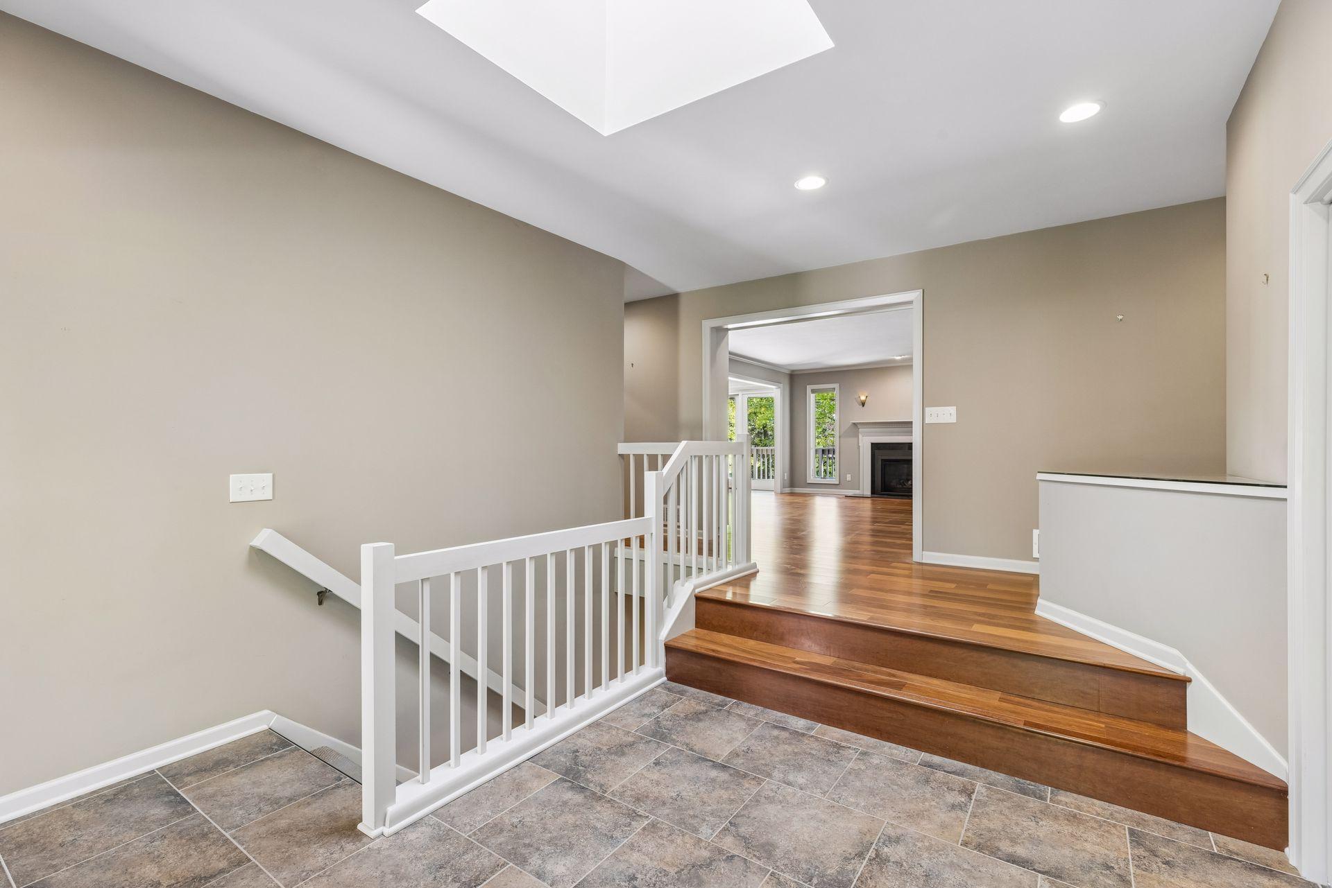 1775 Lexington Avenue S 19