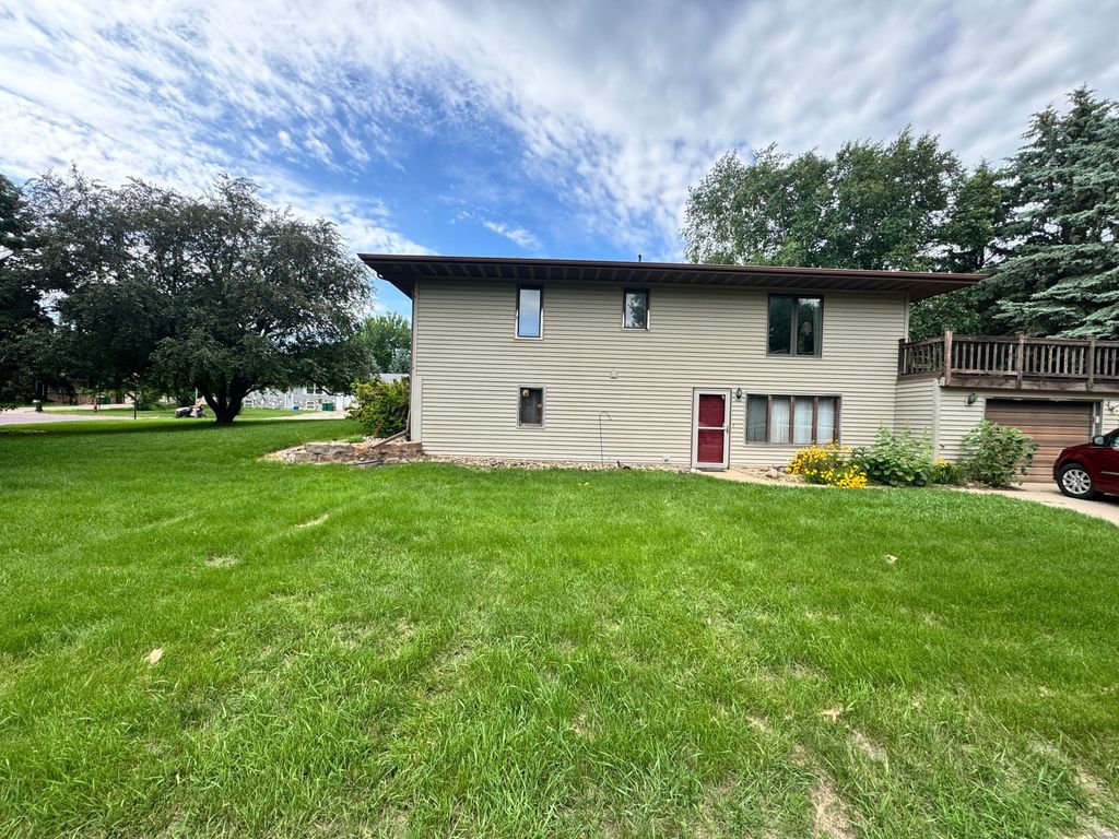 Photo of 1525 Sayles Drive, Jackson, MN 56143 (MLS # 7092630)