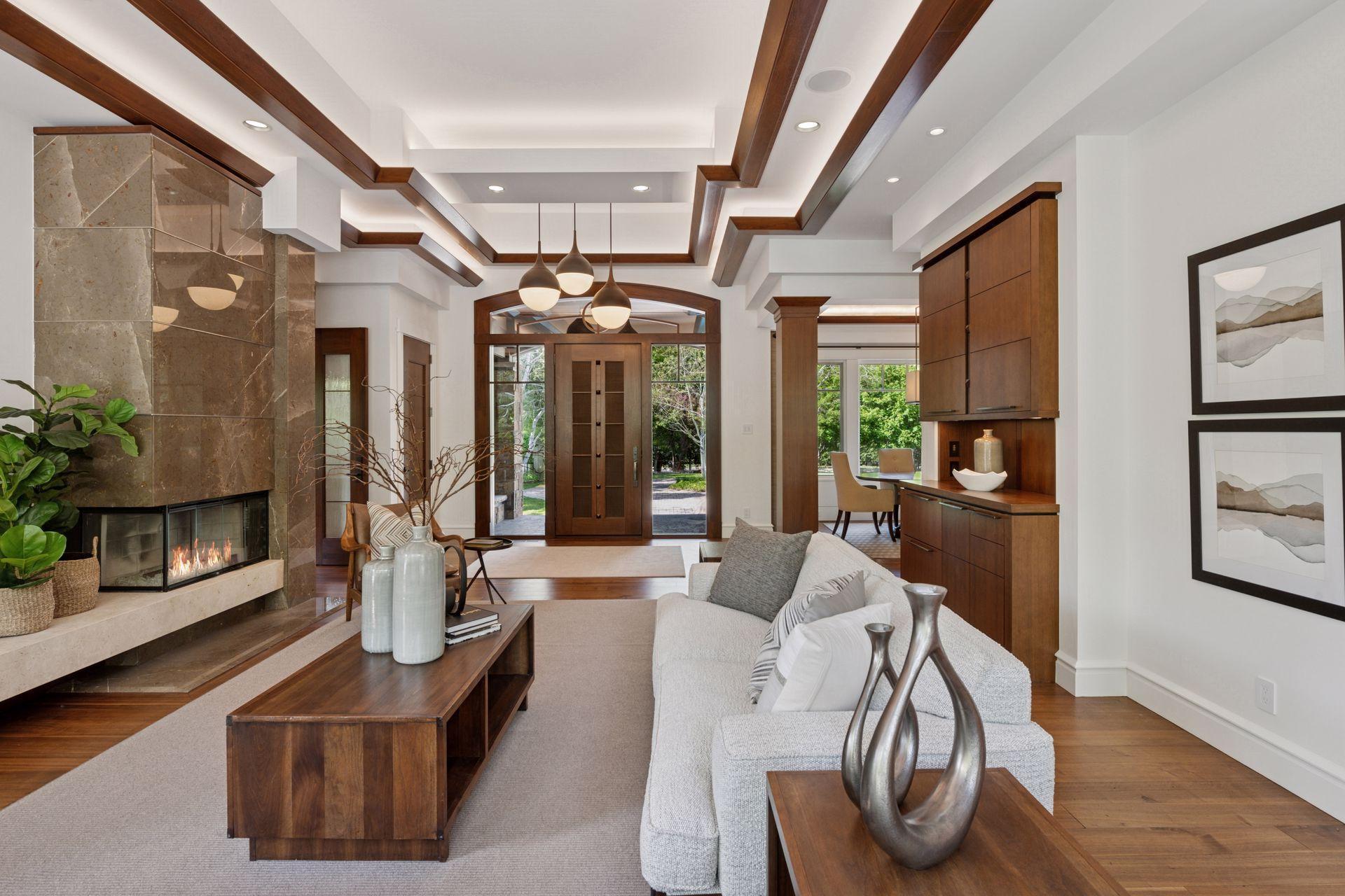 370 Ferndale Road W