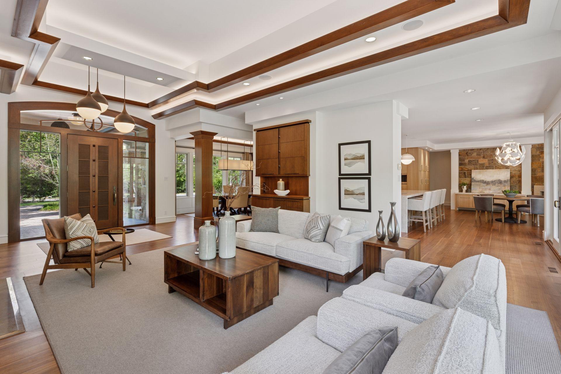 370 Ferndale Road W