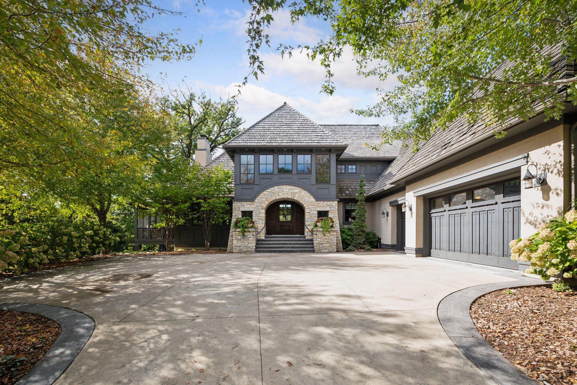 425 Carpenters Point