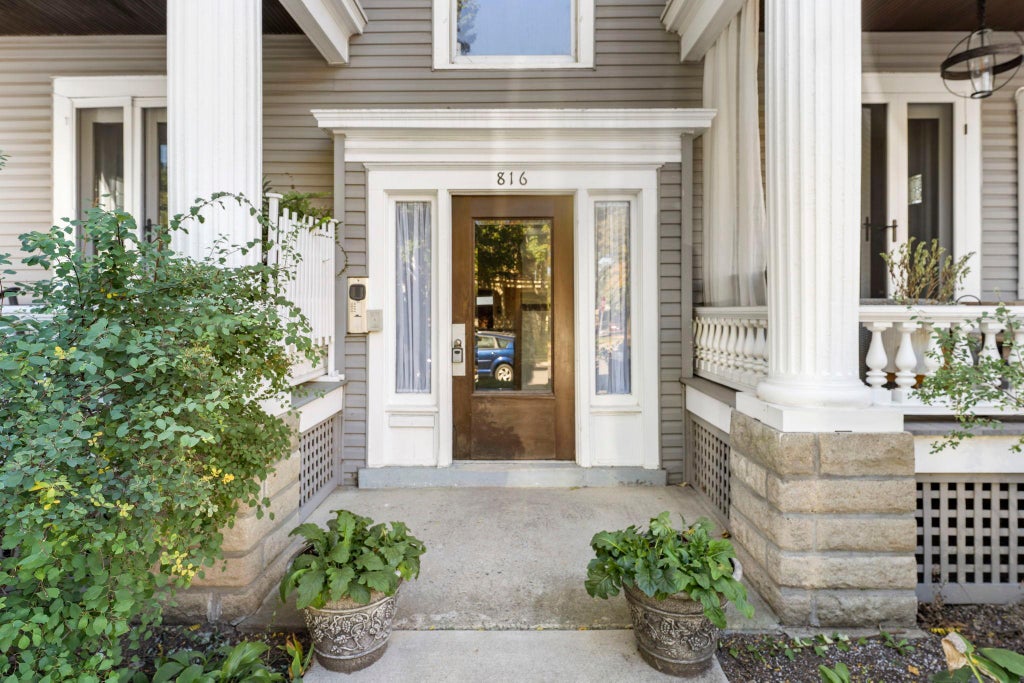 Photo of 816 Hague Avenue #3, Saint Paul, MN 55104 (MLS # 7155928)