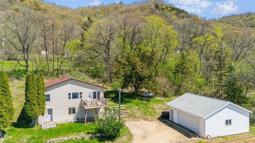 Photo of 260 N State Road 35, Alma, WI 54610 (MLS # 6671998)