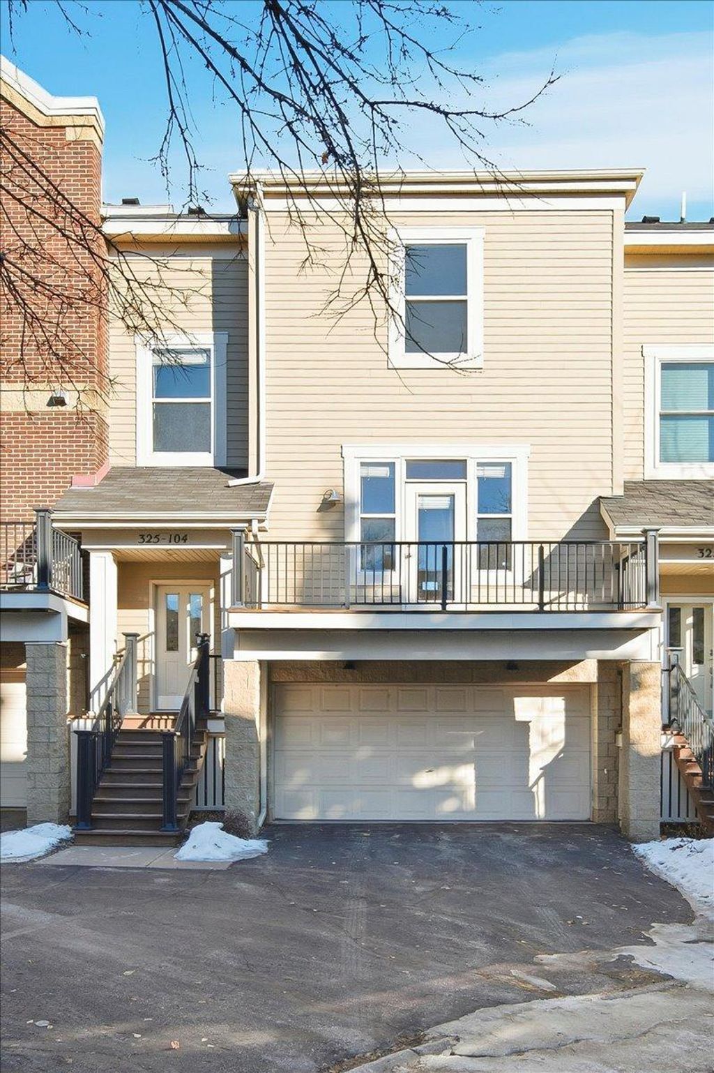 Photo of 325 W River Parkway #104, Minneapolis, MN 55401 (MLS # 7009370)