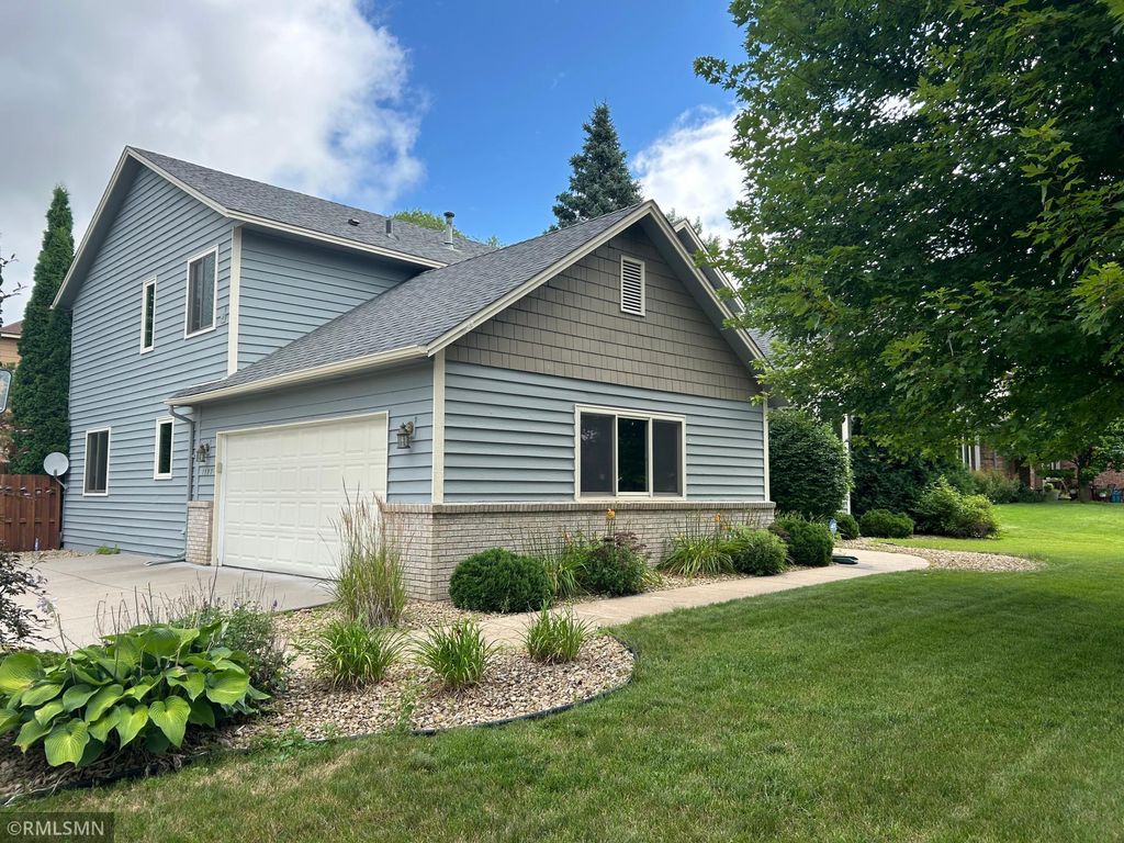 Photo of 1507 Arden Vista Court, Arden Hills, MN 55112 (MLS # 6684769)