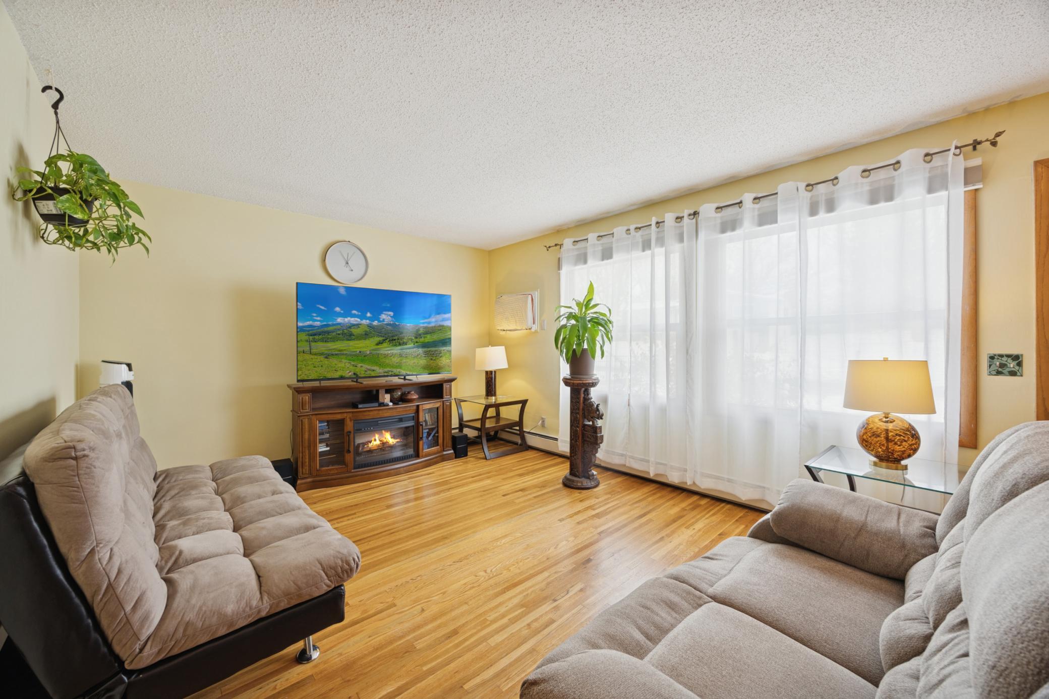 1494 21st Avenue NW 4