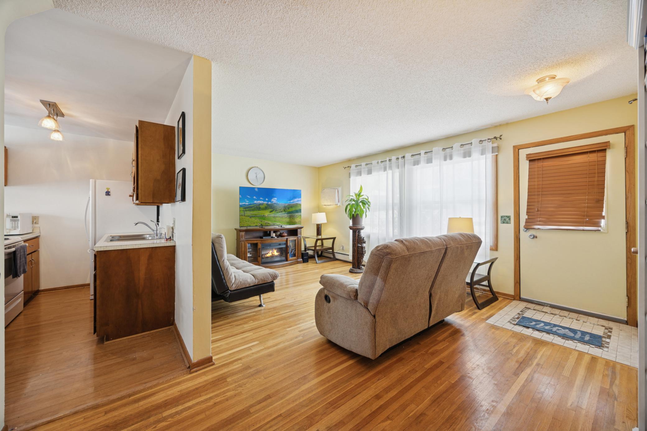 1494 21st Avenue NW 4