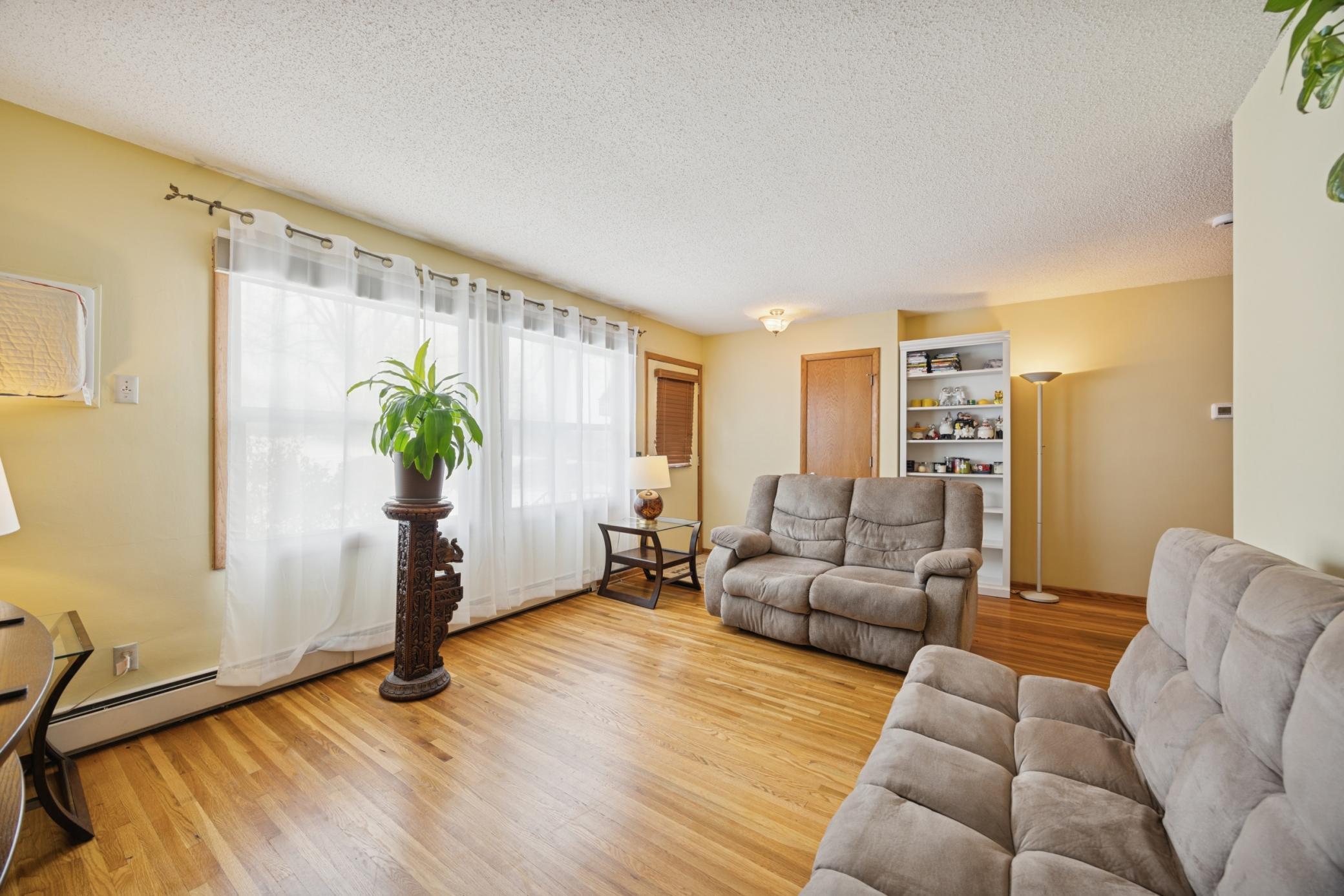 1494 21st Avenue NW 4