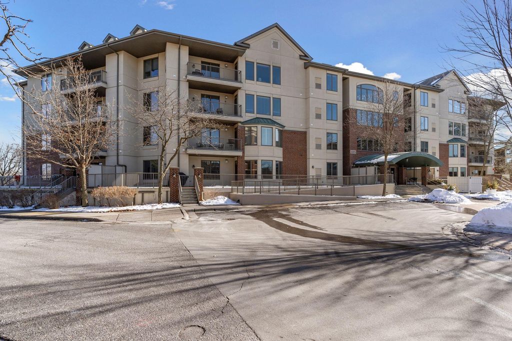 Photo of 5225 Grandview Square #313, Edina, MN 55436 (MLS # 7025348)