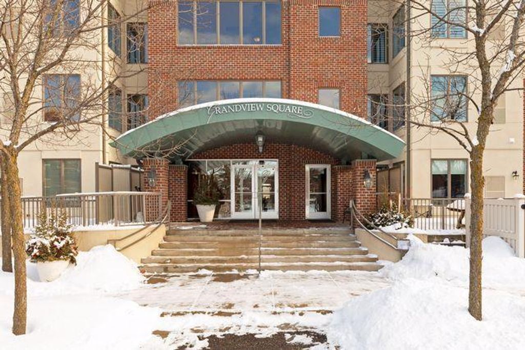 Photo of 5225 Grandview Square #313, Edina, MN 55436 (MLS # 7025348)