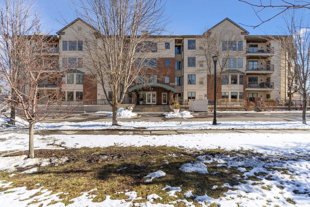 Photo of 5225 Grandview Square #313, Edina, MN 55436 (MLS # 7025348)