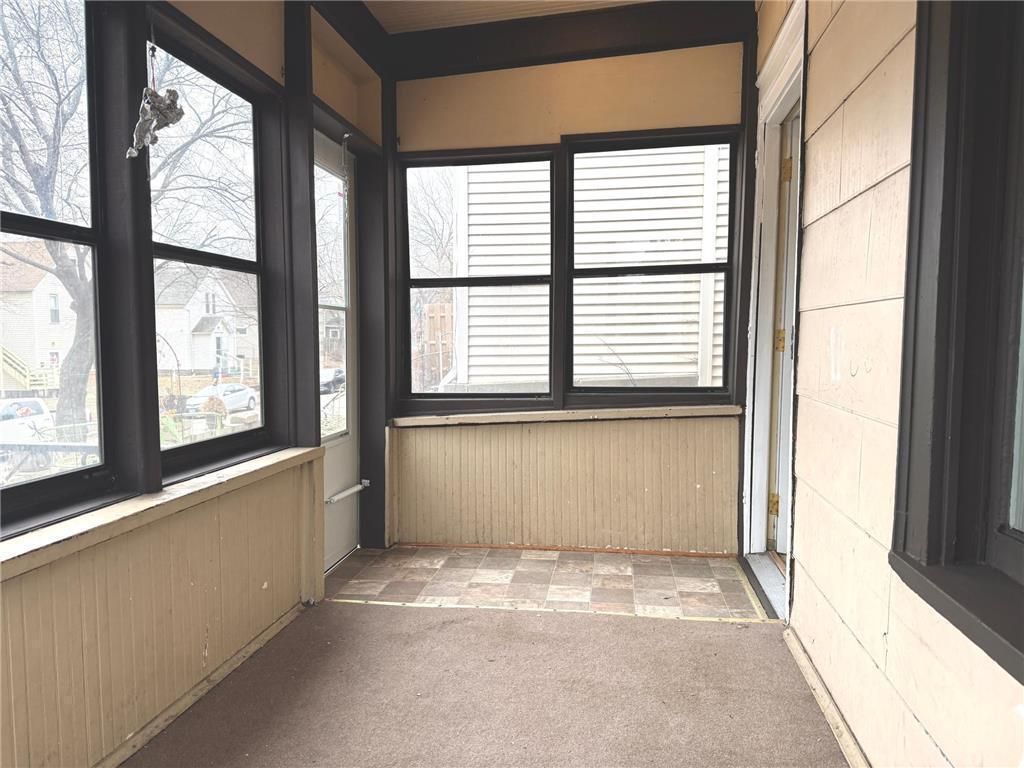 Photo of 869 Lawson Avenue E, Saint Paul, MN 55106 (MLS # 7066516)