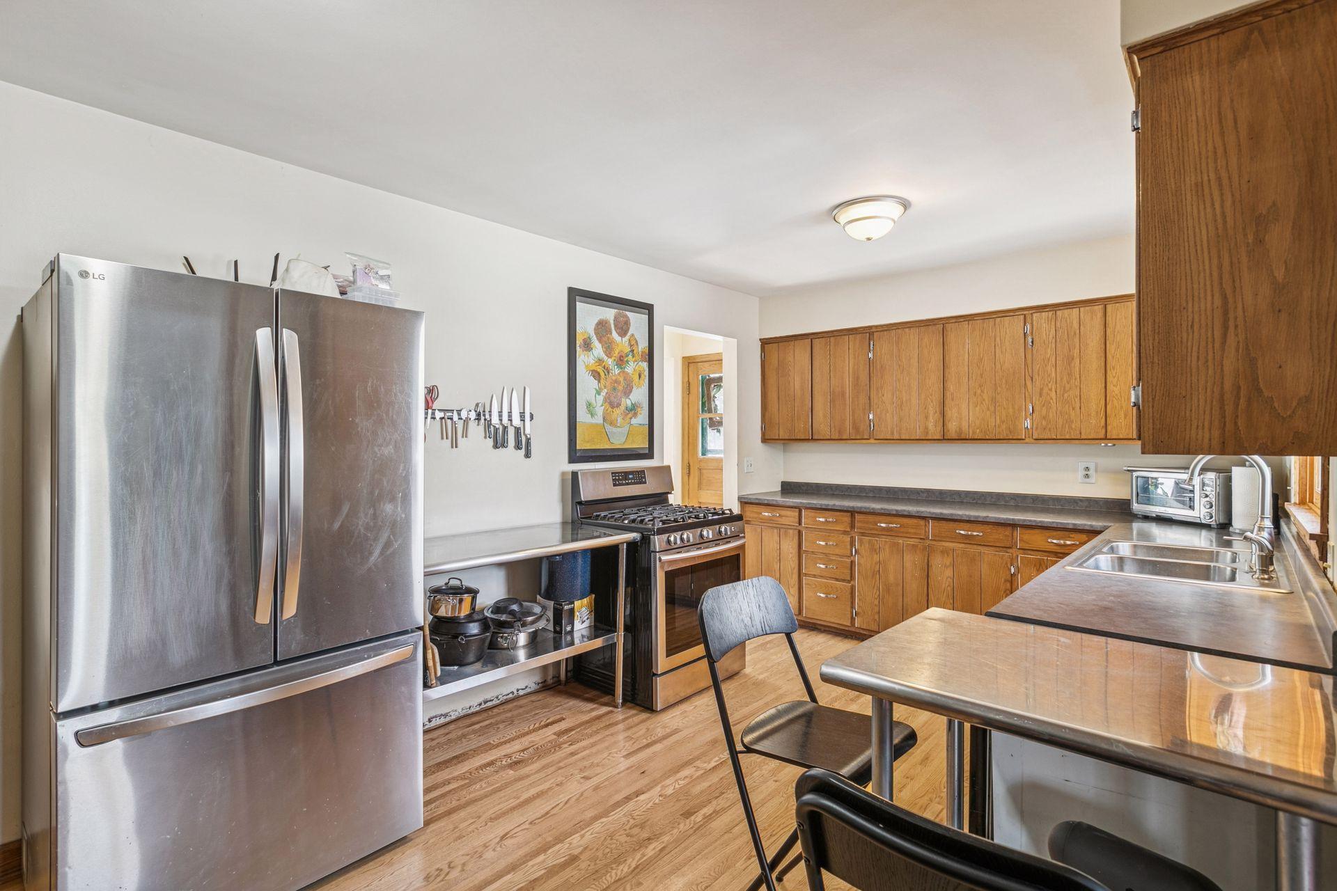 711 Grandview Avenue W