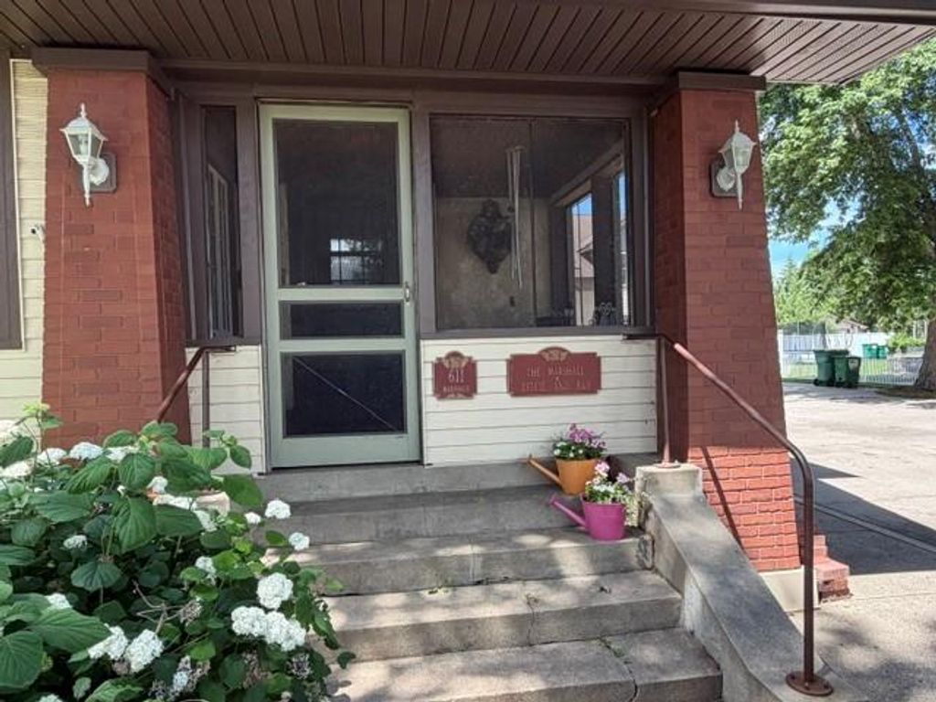 Photo of 611 N Marshall Avenue, Litchfield, MN 55355 (MLS # 7093403)
