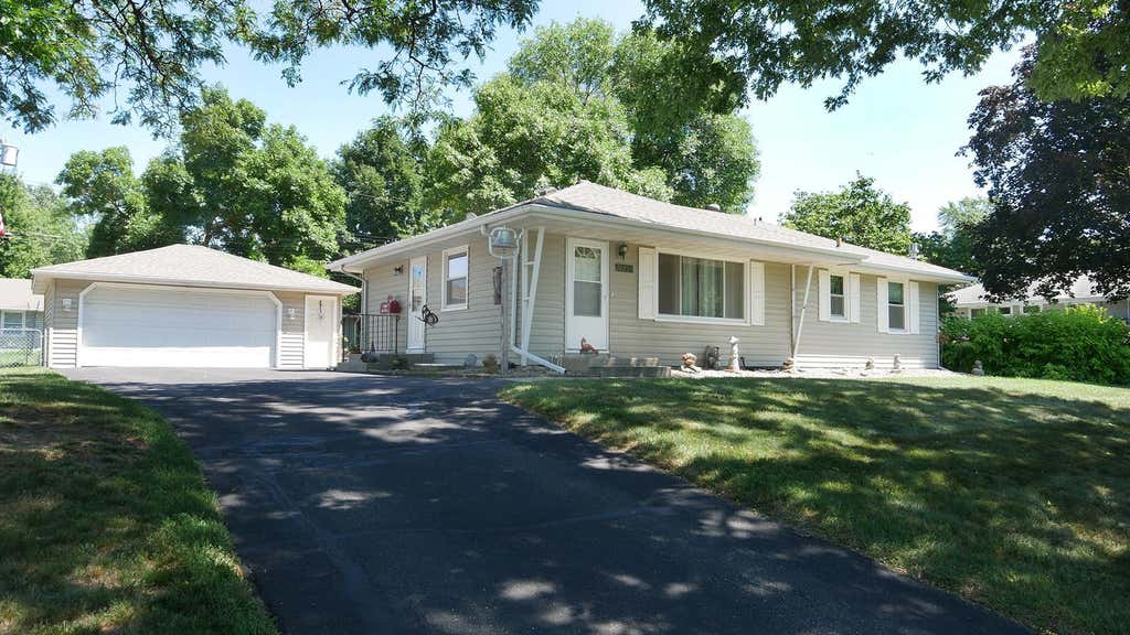 Photo of 10717 Nord Avenue S, Bloomington, MN 55437 (MLS # 7107533)