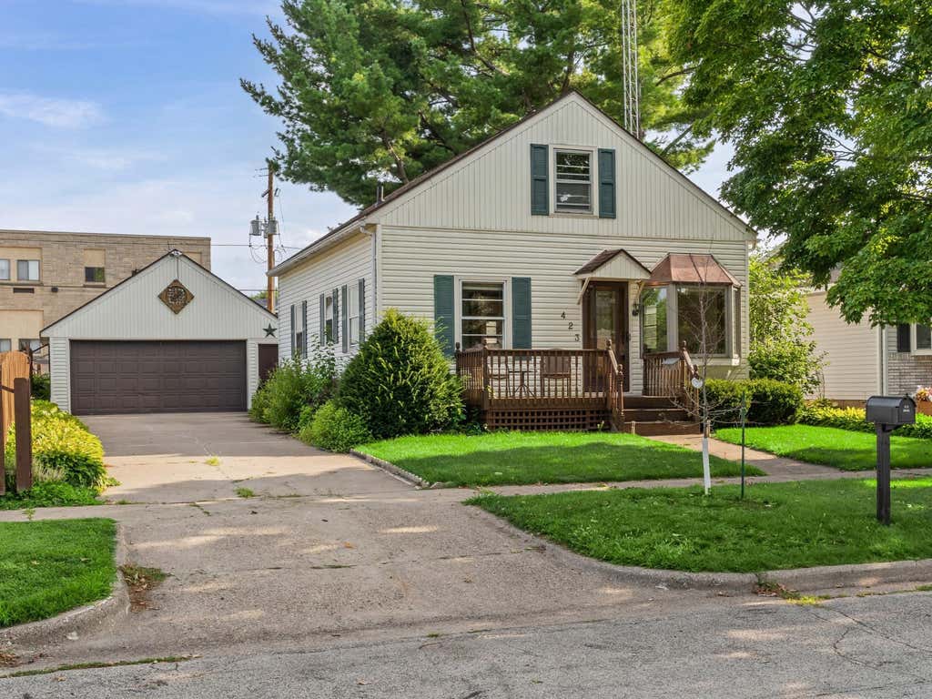 Photo of 423 S 1st Street, La Crescent, MN 55947 (MLS # 7121508)