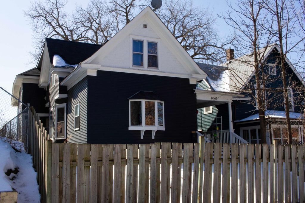 Photo of 850 5th Street E, Saint Paul, MN 55106 (MLS # 7039415)