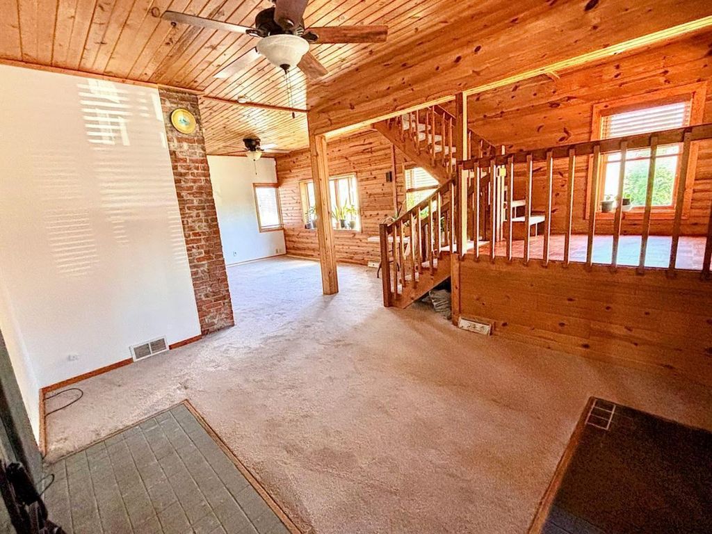 Photo of 277 E Morton Street E, Saint Paul, MN 55107 (MLS # 6689886)