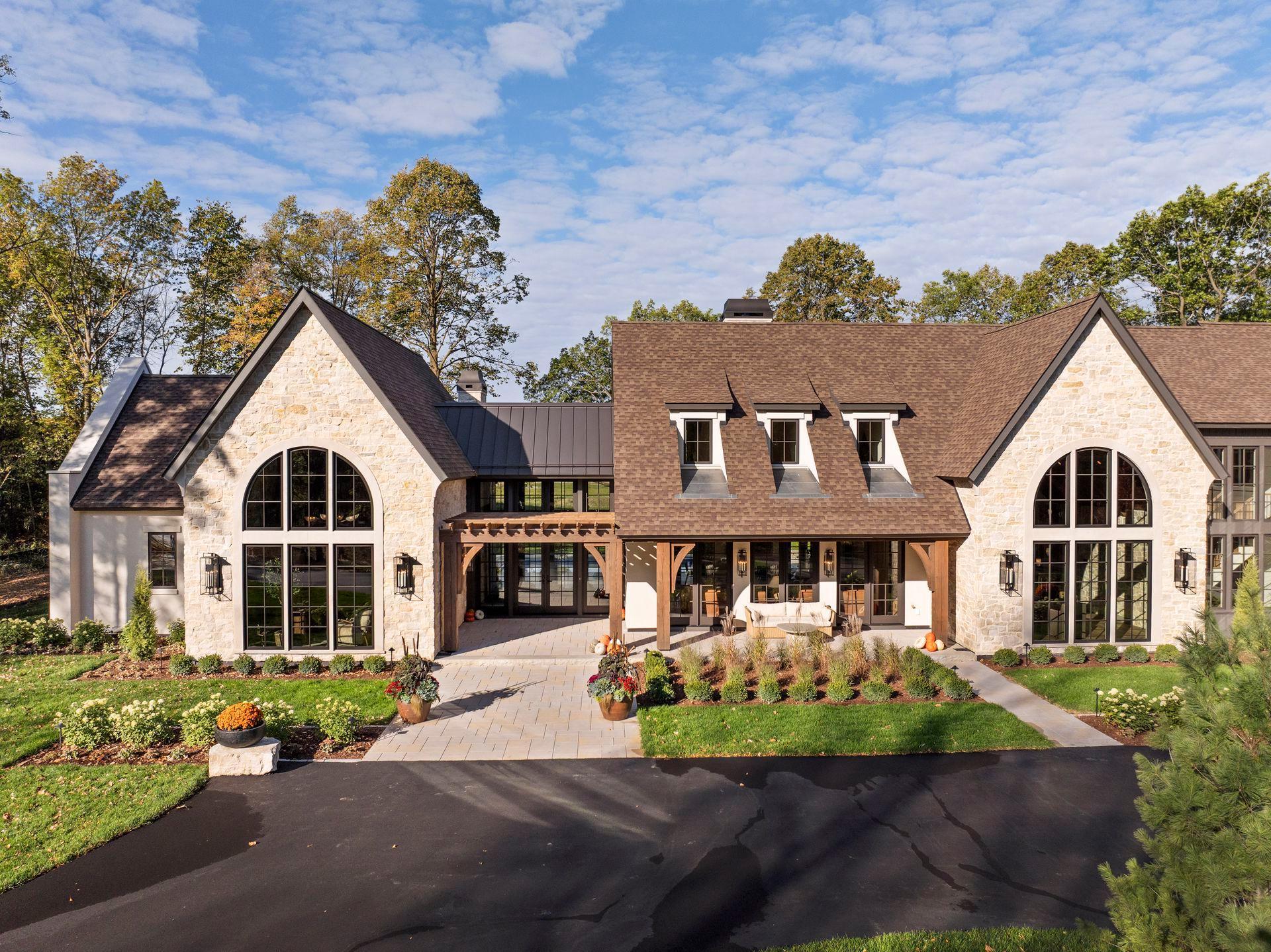 2295 Tamarack Drive