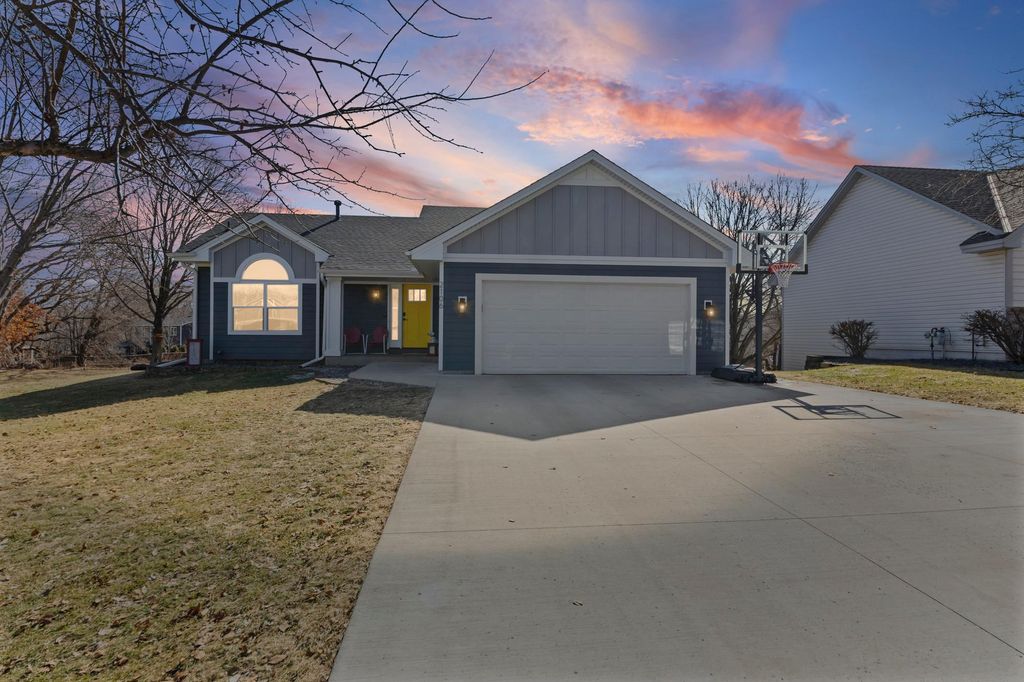 Photo of 2106 141st Lane NW, Andover, MN 55304 (MLS # 7029069)