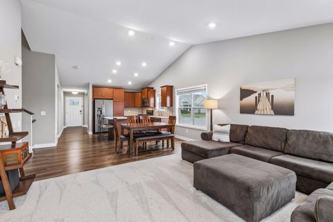 1418 Nutmeg Circle Carver MN 55315