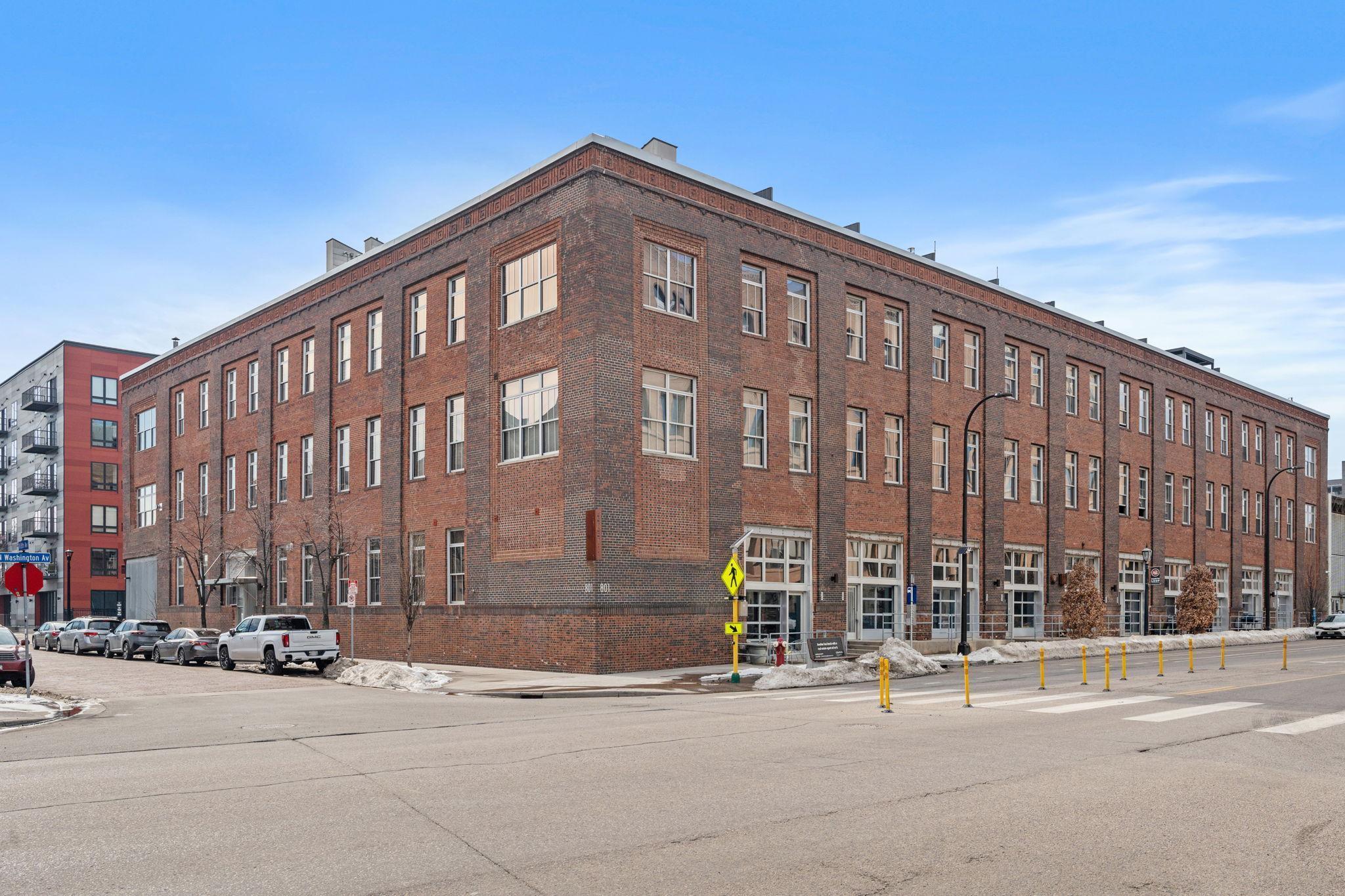 801 Washington Avenue N 121