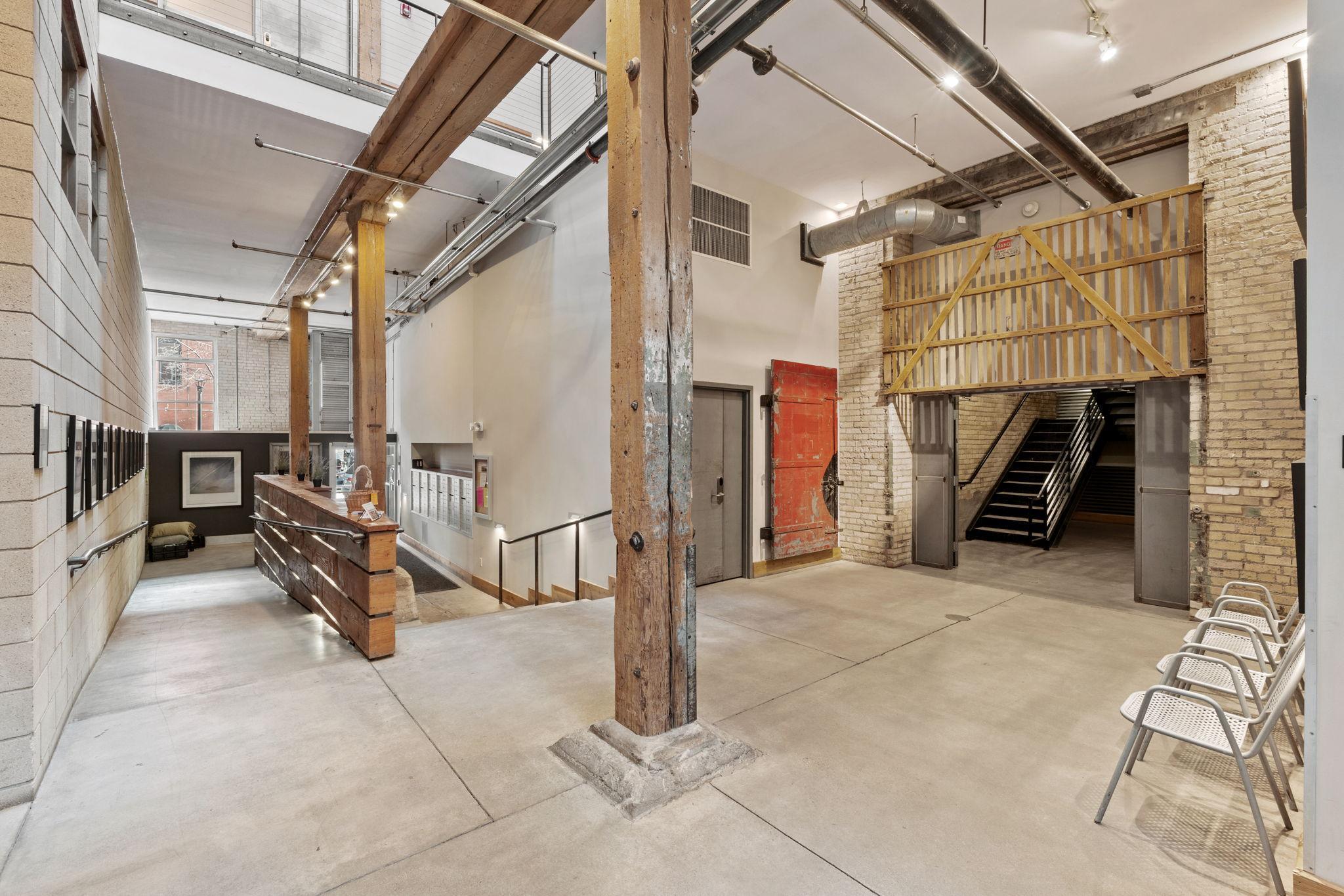 801 Washington Avenue N 121