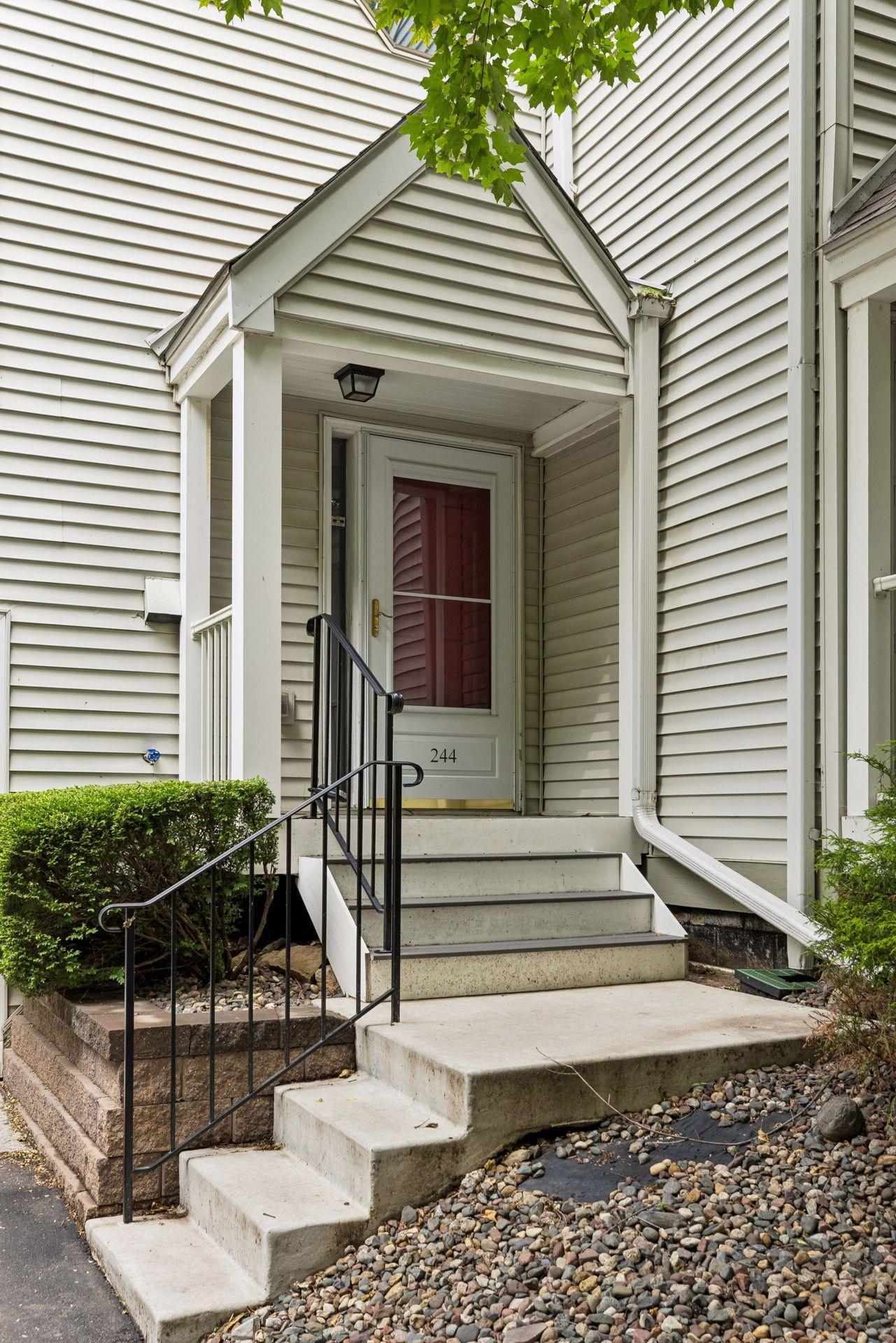 244 3rd Avenue NE