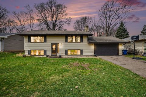 Photo of 536 Riviera Drive, New Brighton, MN 55112 (MLS # 7039597)