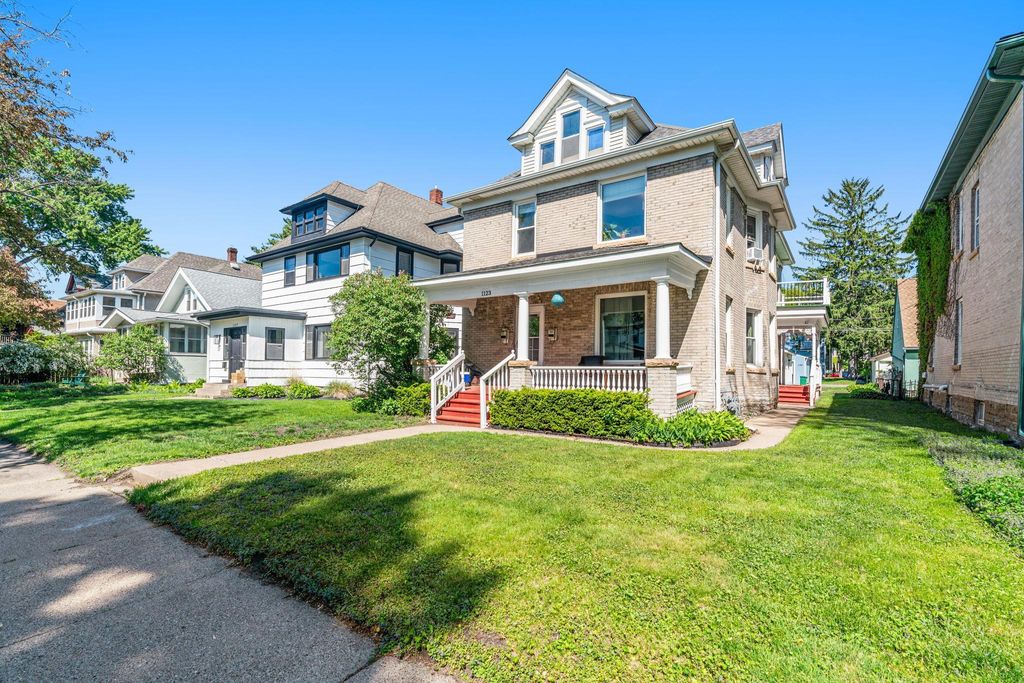 Photo of 1123 5th Street NE, Minneapolis, MN 55413 (MLS # 7073225)