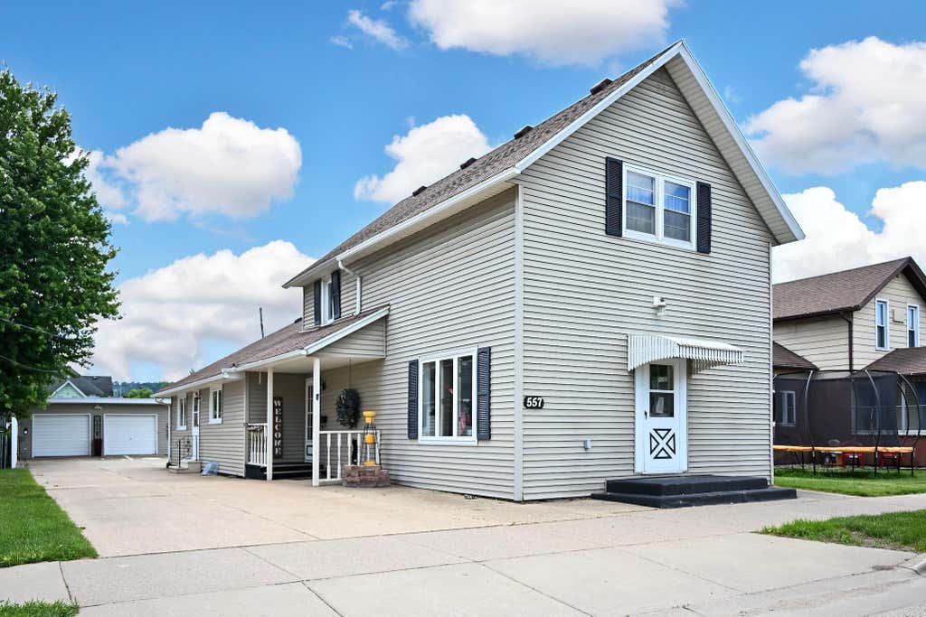 Photo of 557 E 2nd Street, Winona, MN 55987 (MLS # 7097138)