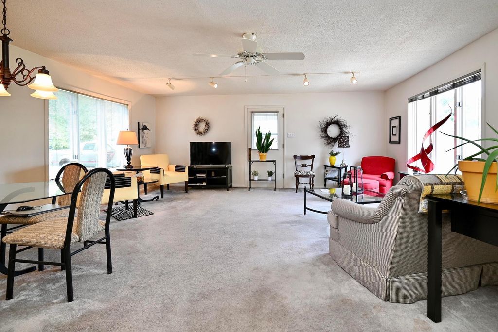 Photo of 557 E 2nd Street, Winona, MN 55987 (MLS # 7097138)