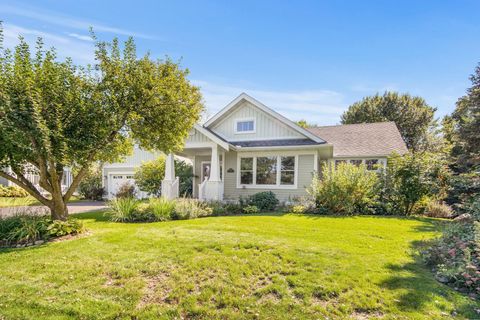 4644 Linden Trail N Lake Elmo MN 55042