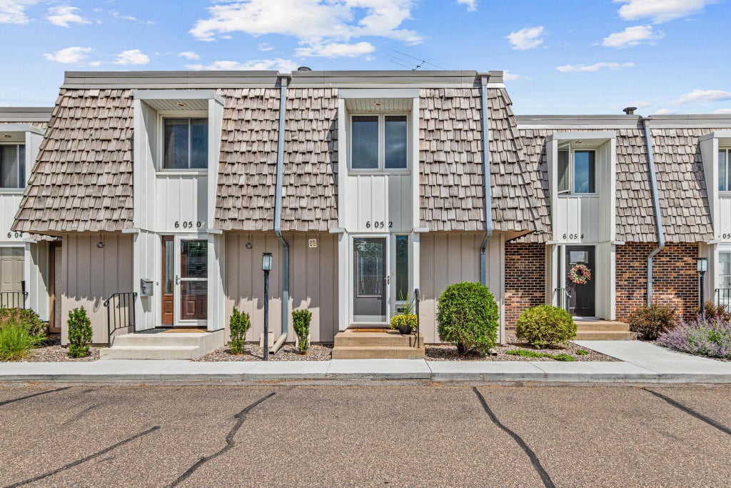 Photo of 6052 Golden Valley Road, Golden Valley, MN 55422 (MLS # 7092210)